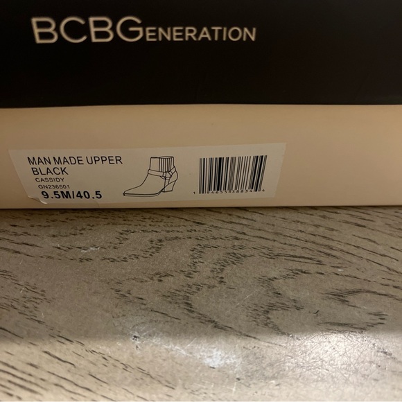 BCBGeneration Women's Cassidy Ankle Boot  9.5M - Picture 3 of 8